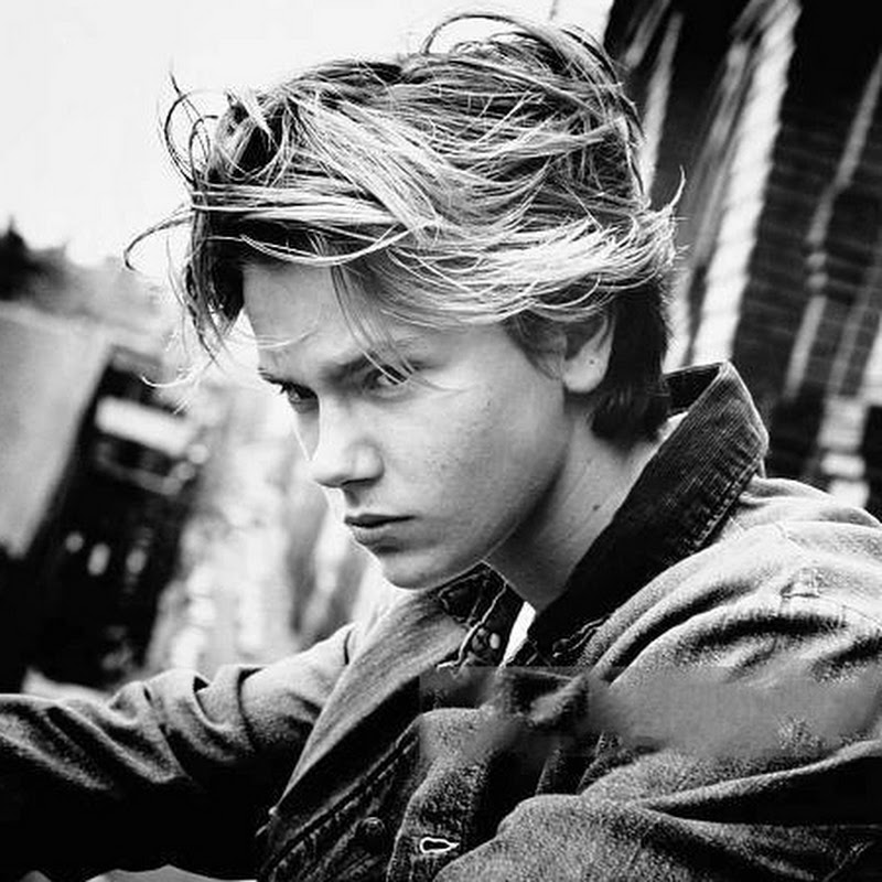 River Phoenix Lovers