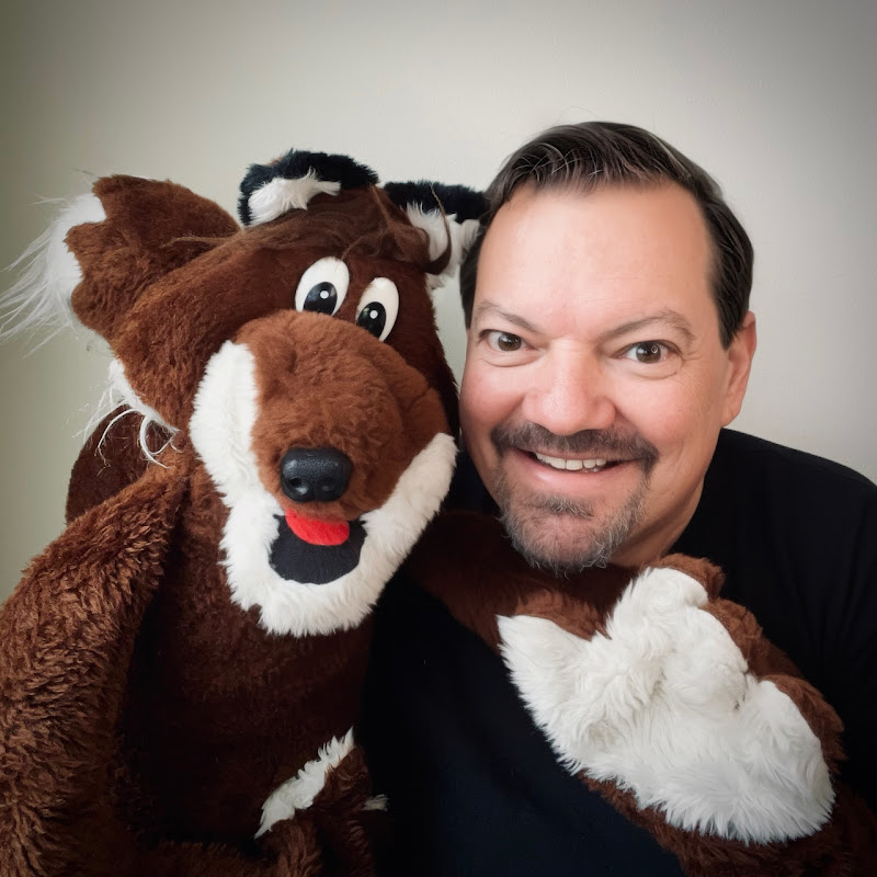THE PUPPET HIDEAWAY