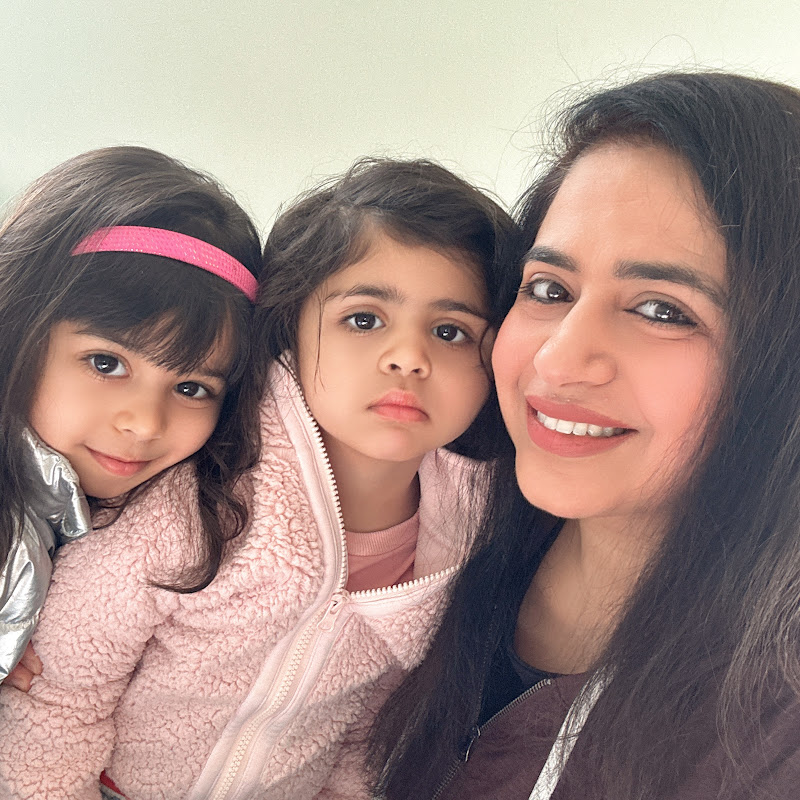 Shrutz family-Indian blogger in Canada 🇨🇦 