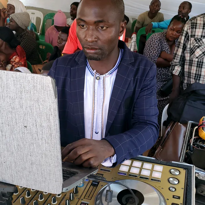 Selector Ausi Gombe Mikolo
