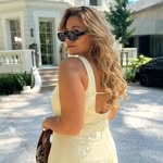 Gianna Serena - Midsize outfit inspo & dreamy travel vibes