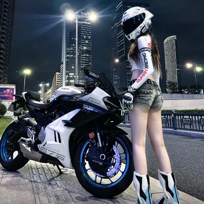 Moto Annika
