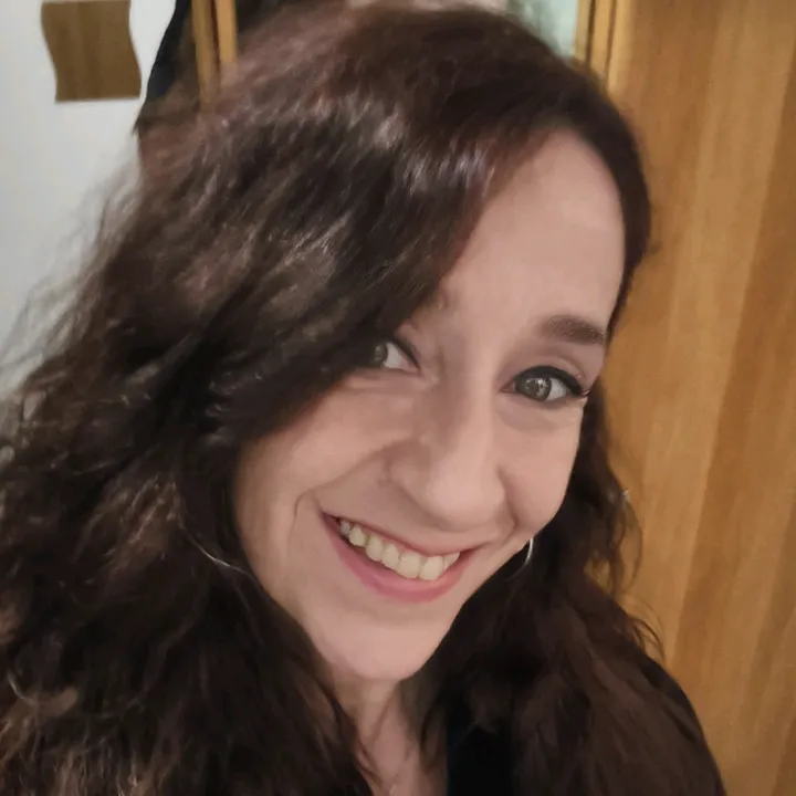 Lara Carmen TELETCHEA