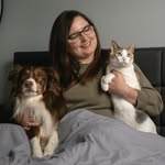 Carly T | Cozy Home + Pet Content Creator
