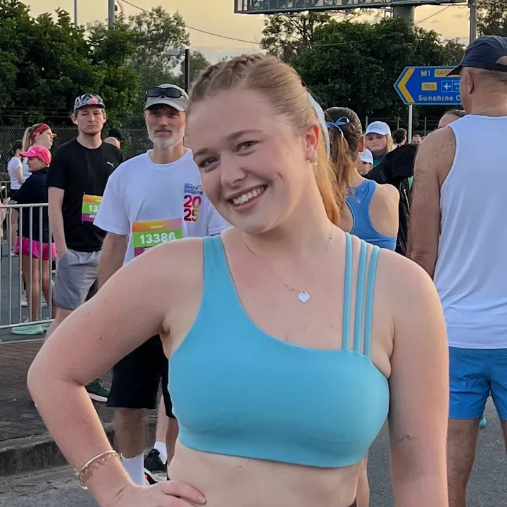 Holly Isobel