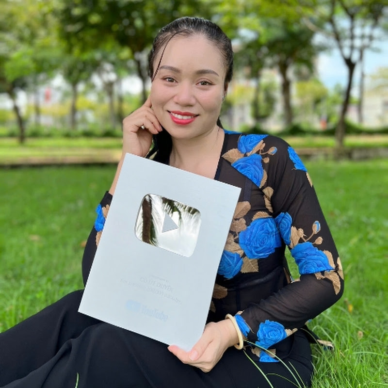CÔ ÚT DUYÊN