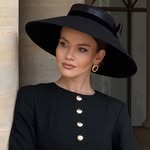 Elena | Parisian Influencer