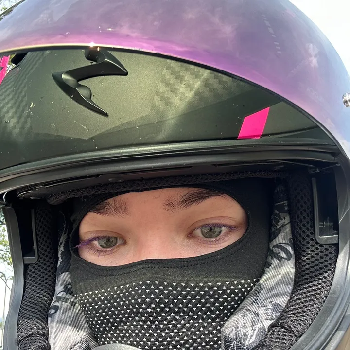 Lisa op de motor 🩷