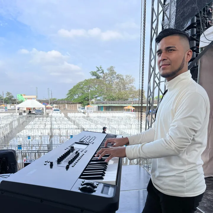 Steven AuquiC