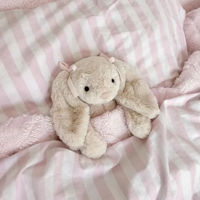 ℮