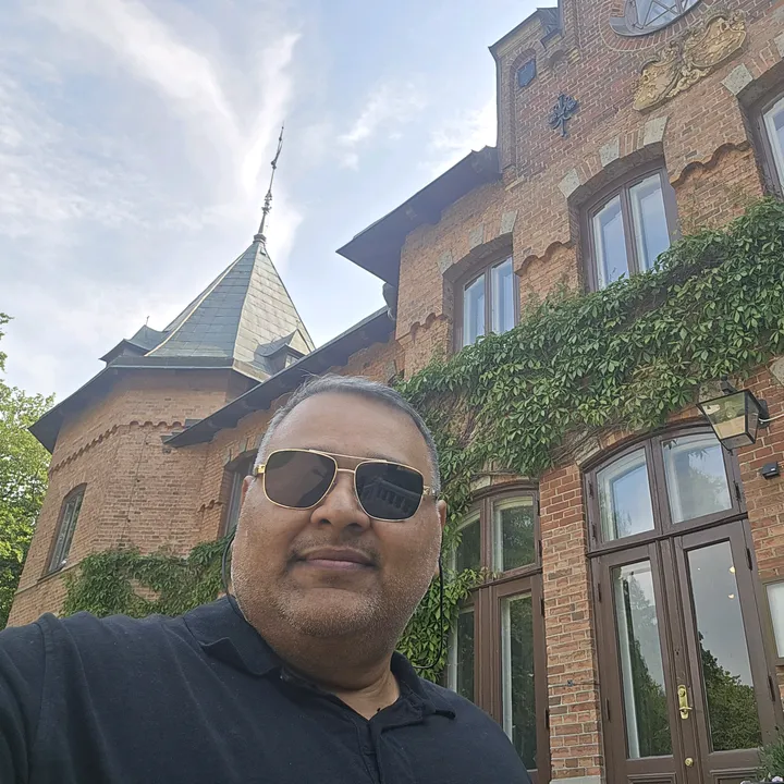 Farooq M.