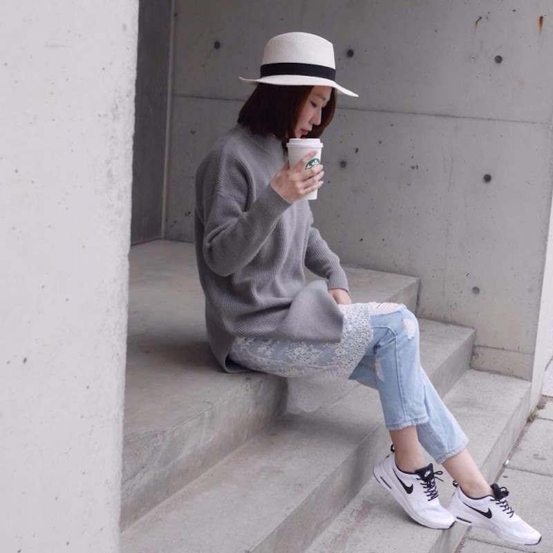 phoebe stylist