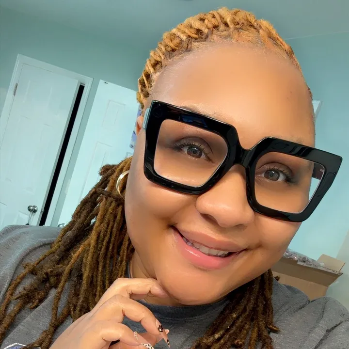 JESSICA💛+MoM  | ShopFinds