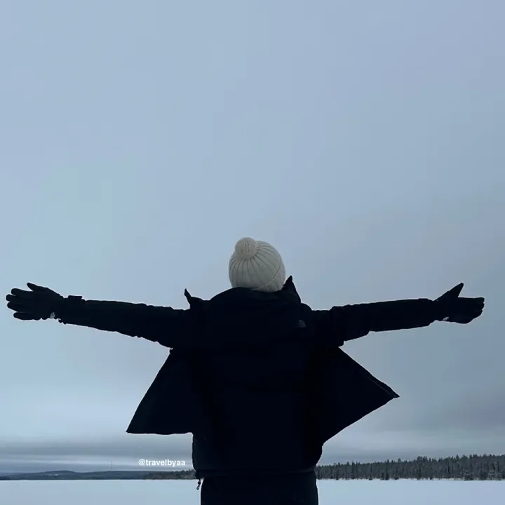 A | TRAVEL & LIFESTYLE