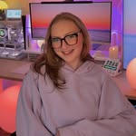𝙀𝙡𝙡𝙚 🧸 | gaming & cozy living