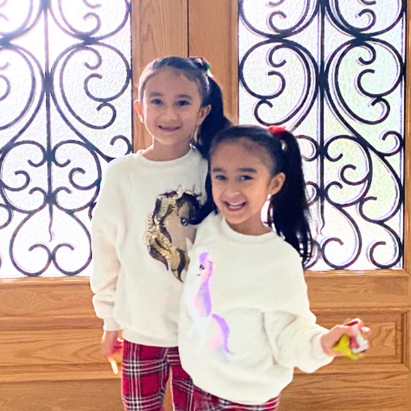Family Hub with Hana and Sofia