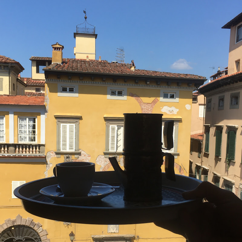 Piazza Talk Lucca - Enzo & Celia in Tuscany