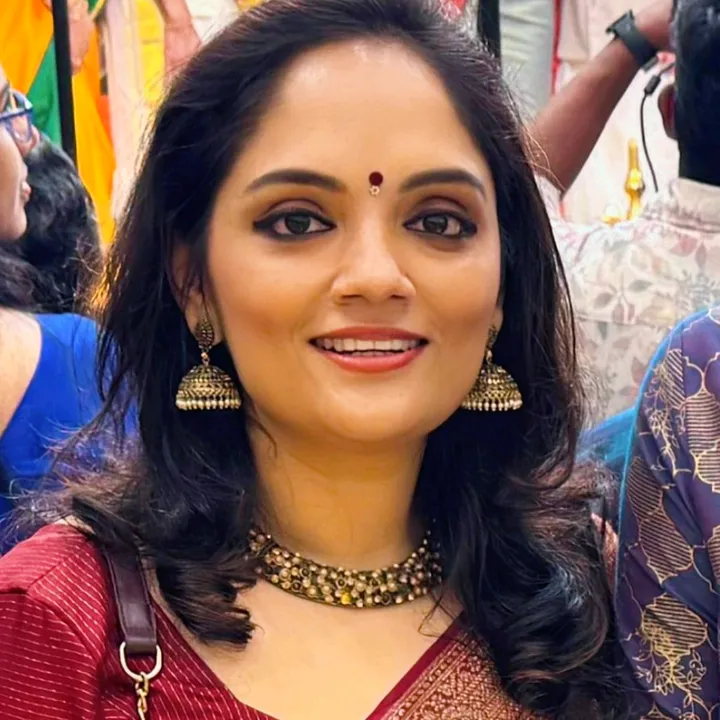 Meenu❤️ (Minaakshi)