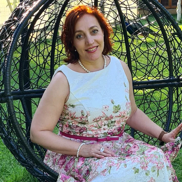 Dana Țupa - Lady Hub