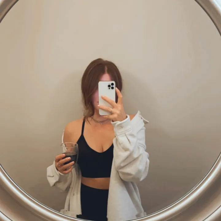 stephanie 🍒