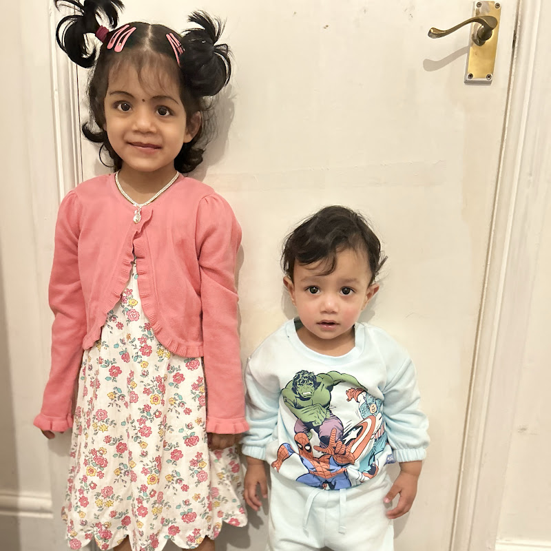 AK Family Vlogs-from UK