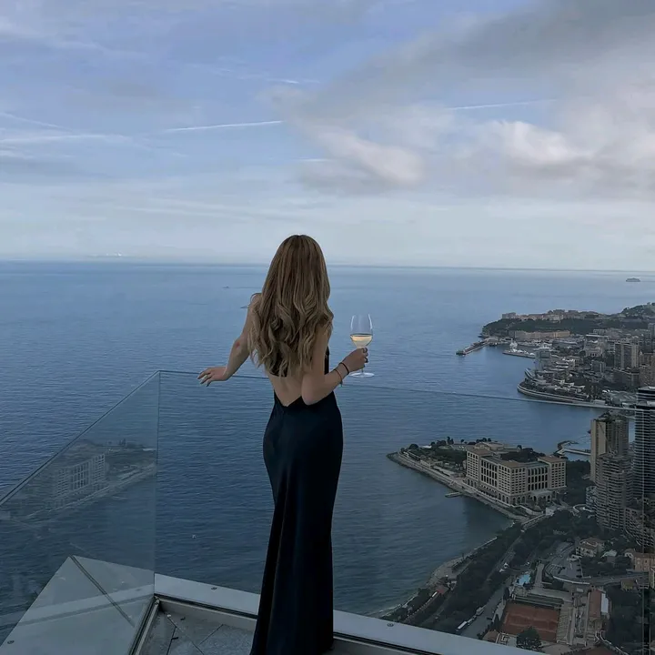 Bella Amora