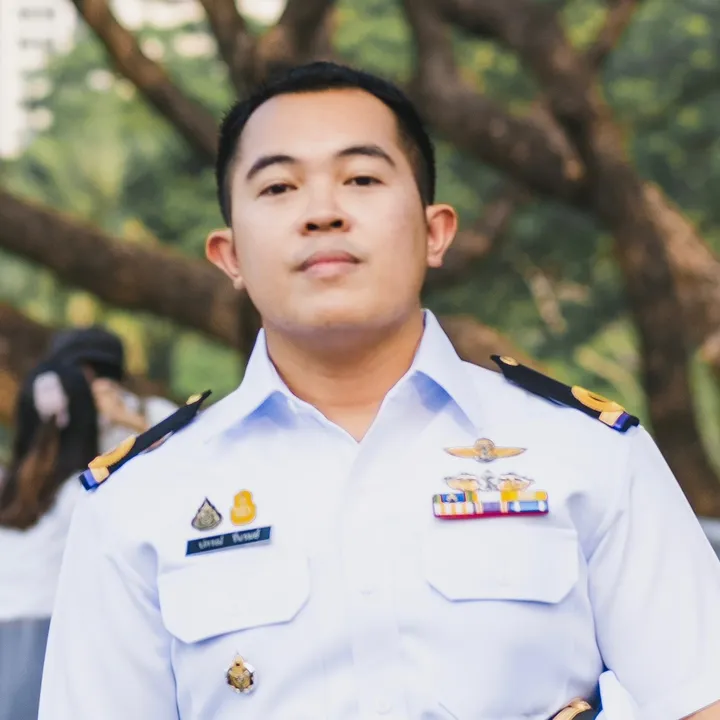 ทหารเรือสอนเทรดทองคำ