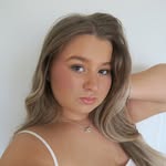 Lily Herridge-Baker | Curvy Minimal Style & Beauty