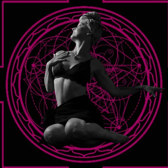 𝒲𝐨𝐦𝐚𝐧 𝒲𝐢𝐥𝐝