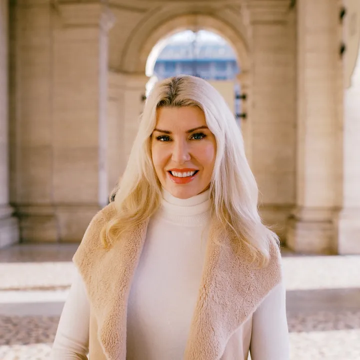 Brianne Bartolini | in Italy