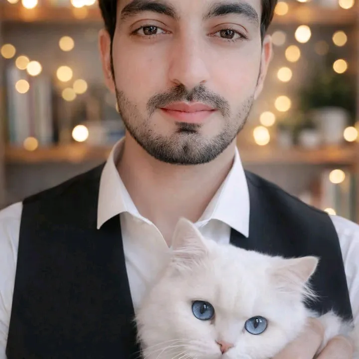 Nomi khan
