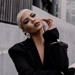 t a m i k a  l a u r e n