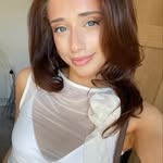 neutral outfits + beauty inspo | april