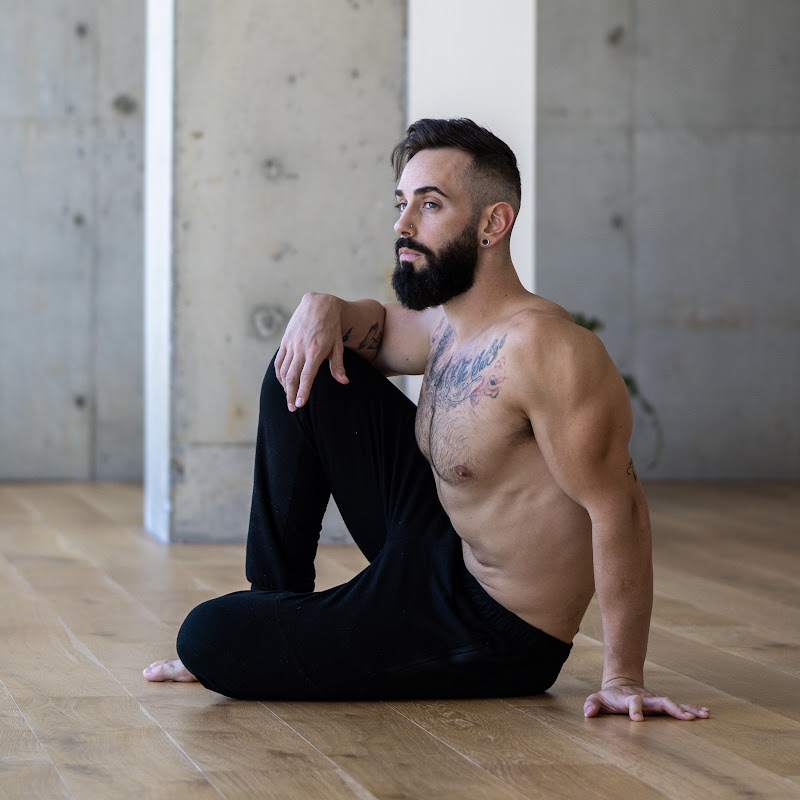 Sam Hann Yoga