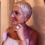 Simona Constantin | Portrait Painter | Orthodontist