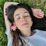 Anouck, créatrice de Kiro, bijoux colorés 💜