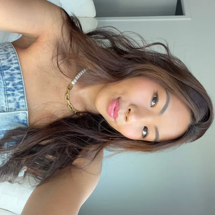 HEYY IT’S DANA 🇨🇦