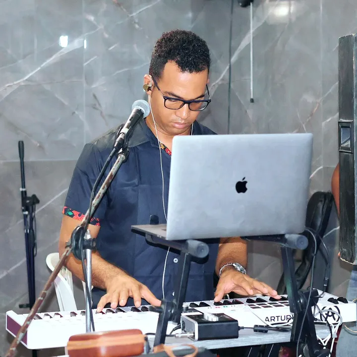 Miqueas Pérez Music