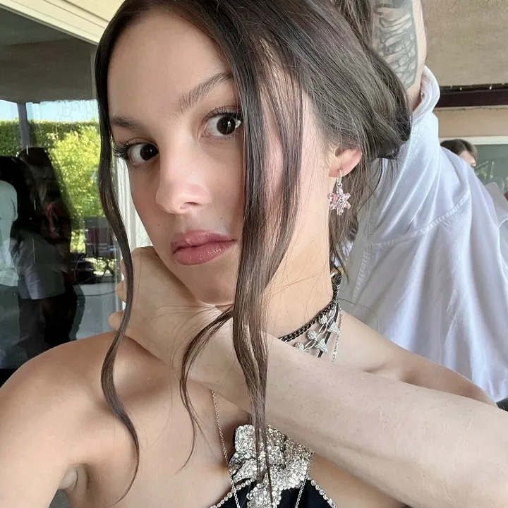 𝒮