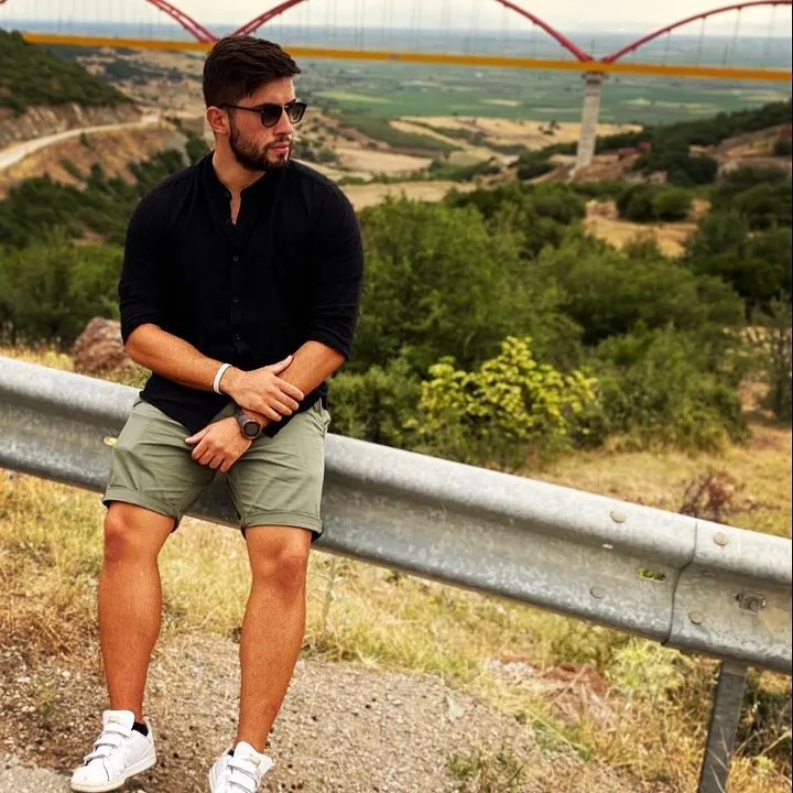 Τόλης Αποστολόπουλος