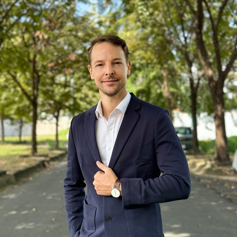 Guillaume Rondan - Move To Asia