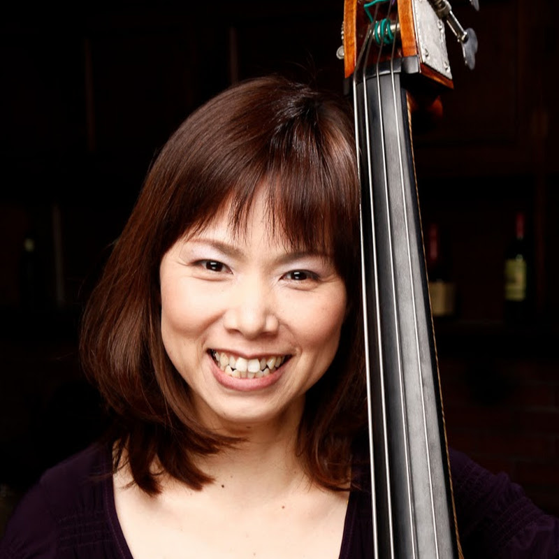 東ともみ（tomomi Azuma）