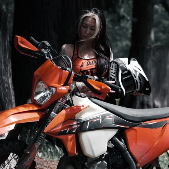 Angelisa | Dirtbiker & Sledder