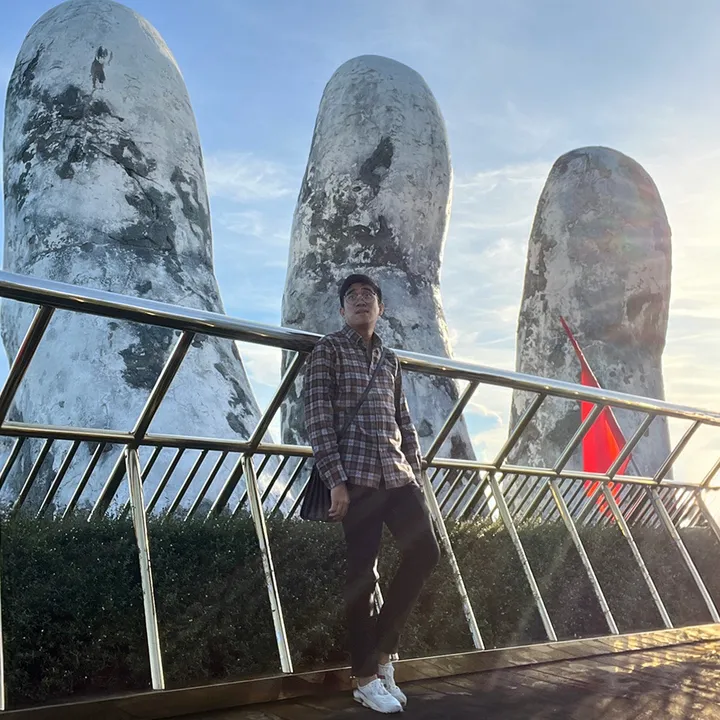 MikoAroundtheWorld on IG