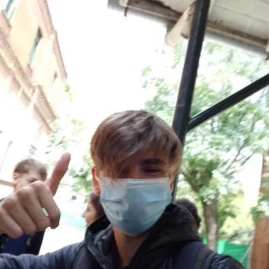 Nico DOLDAN CON D DE DEDO