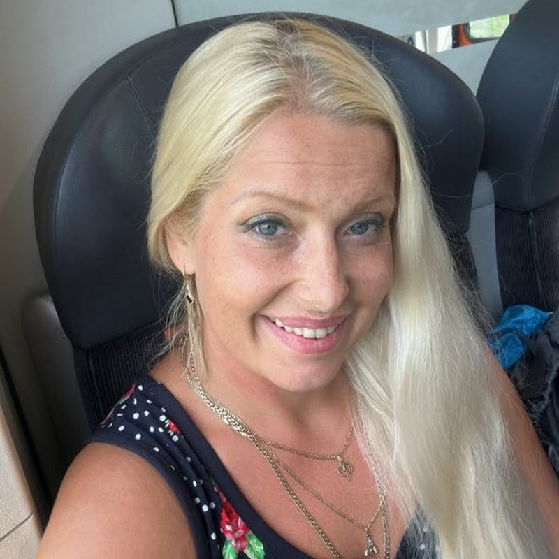 The Superb Housewife Diary 