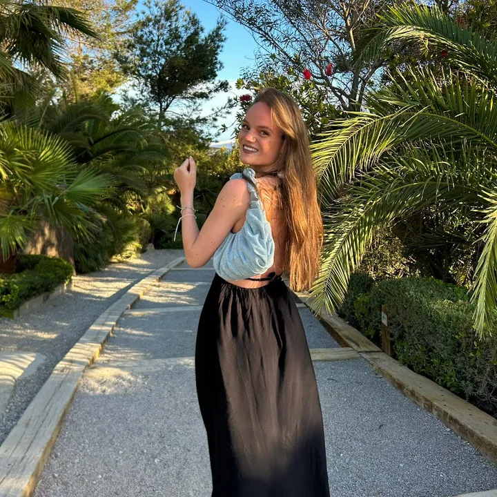 SHANIA🫦