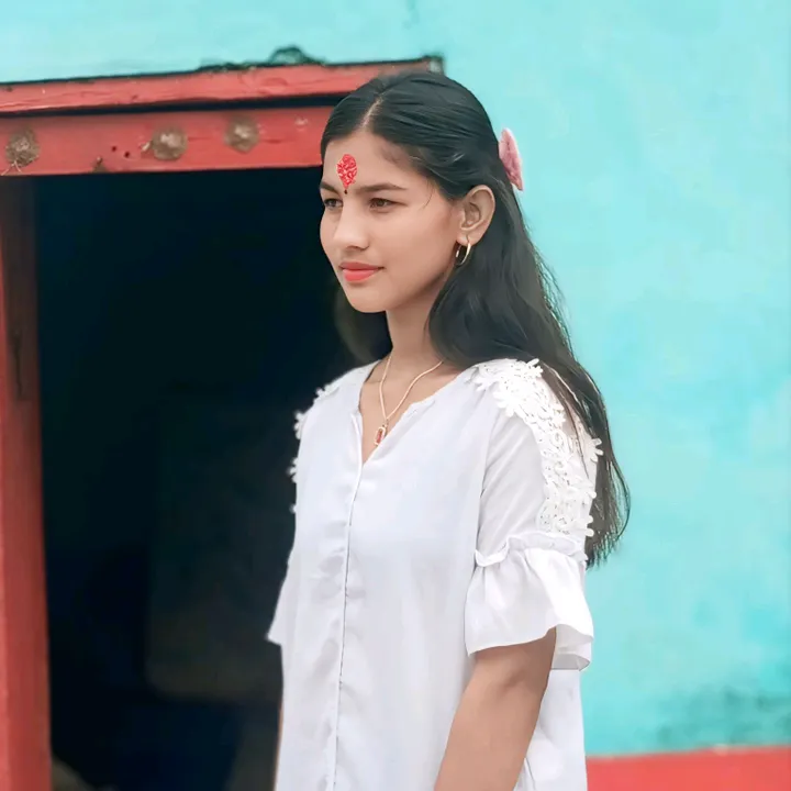 Divya🤕xettri💐