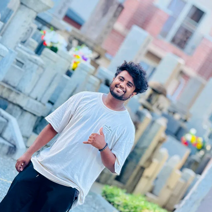 H A S H A N 🚶‍♂