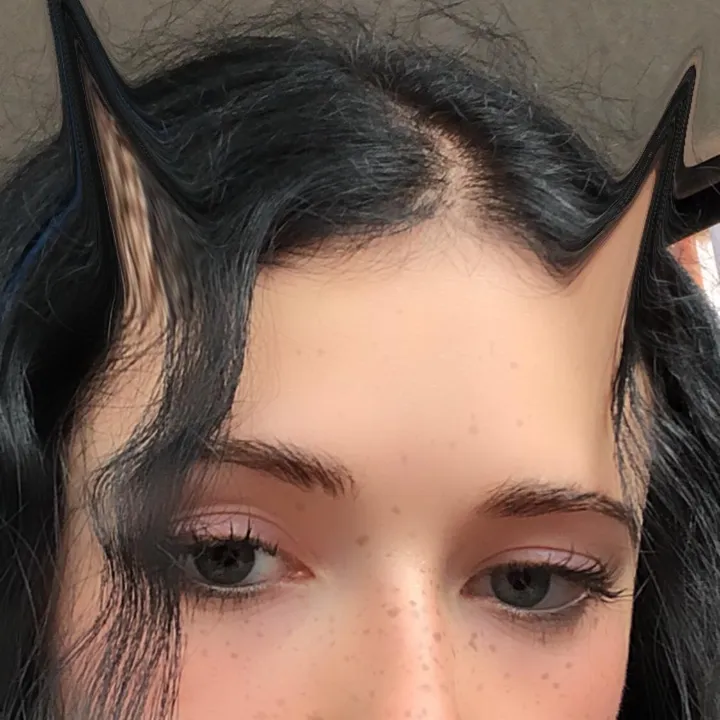 Holly Laing part 2 🦇